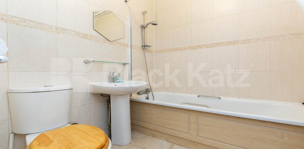 Spacious two bedroom set in a period conversion Milton Road, Highgate